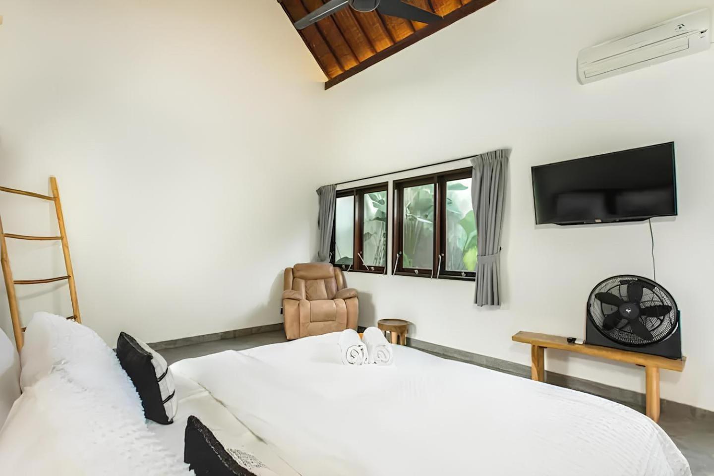 Villa Grandlux Bali 2 Bed Pool Big Garden